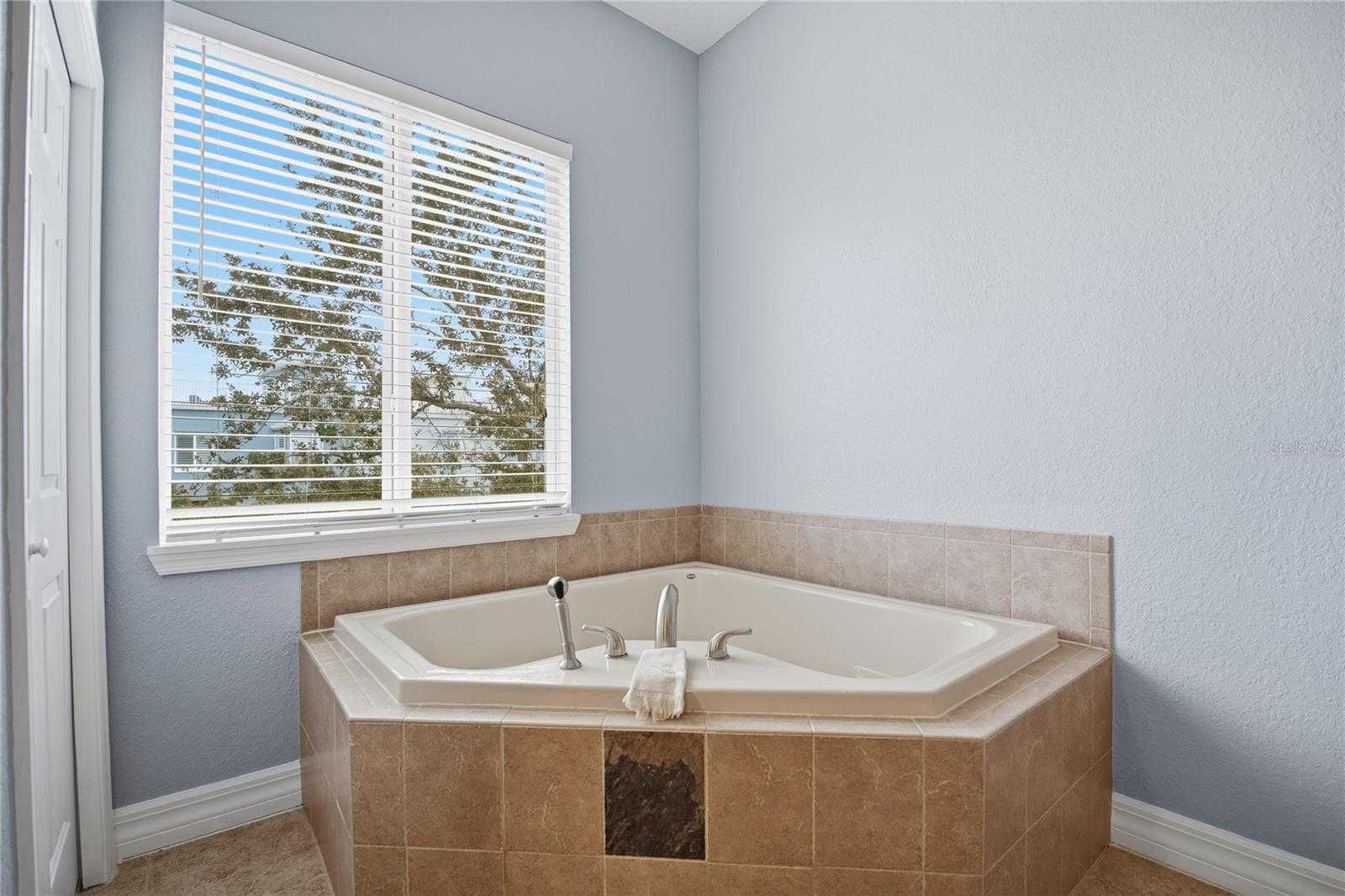 Image 32 of 98 For 1197 Flying Fish Lane