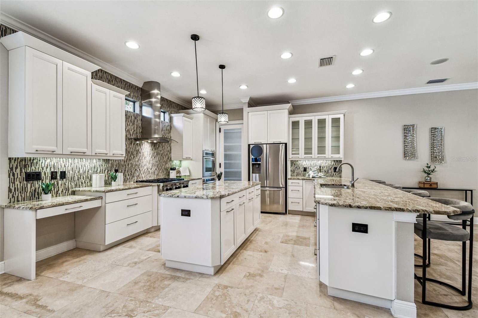 Image 22 of 61 For 3901 Lynwood Avenue