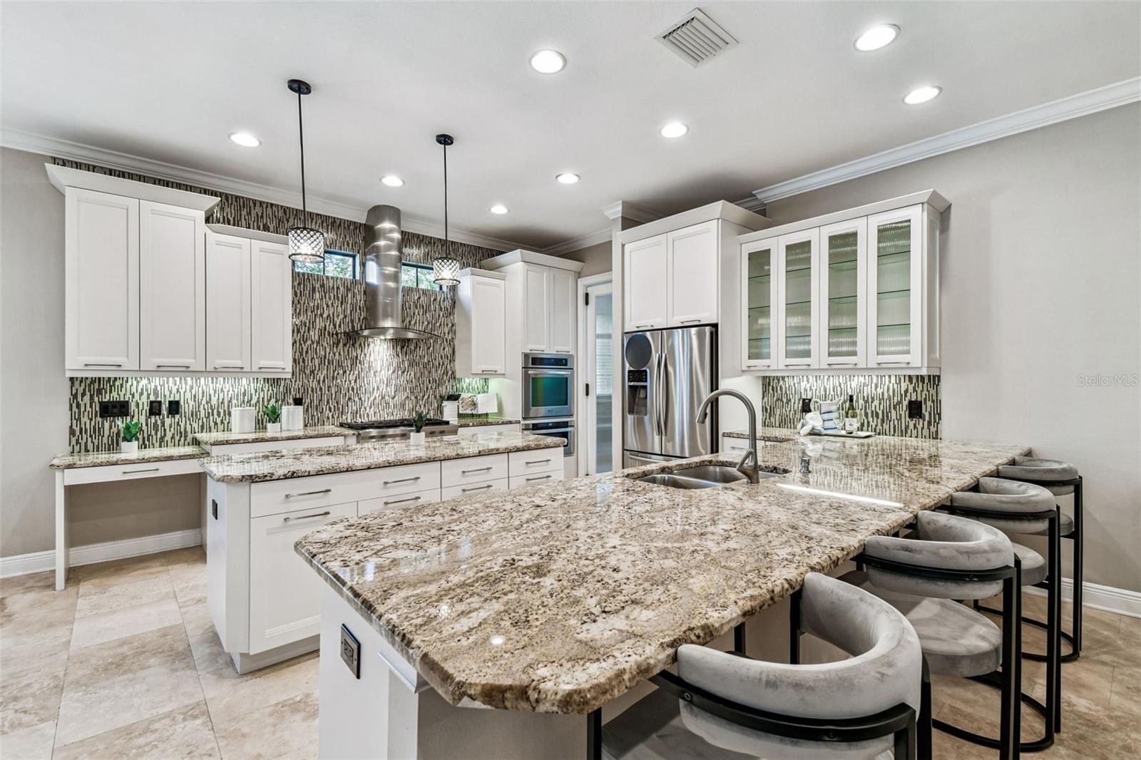 Image 23 of 61 For 3901 Lynwood Avenue