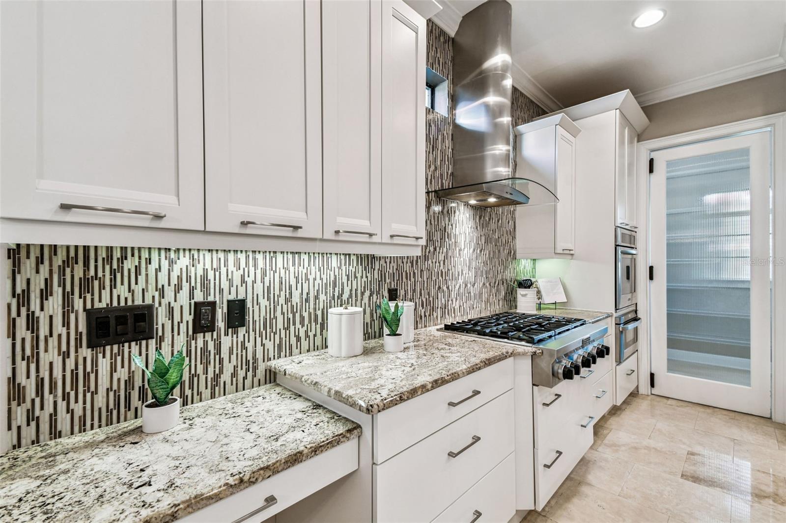 Image 25 of 61 For 3901 Lynwood Avenue