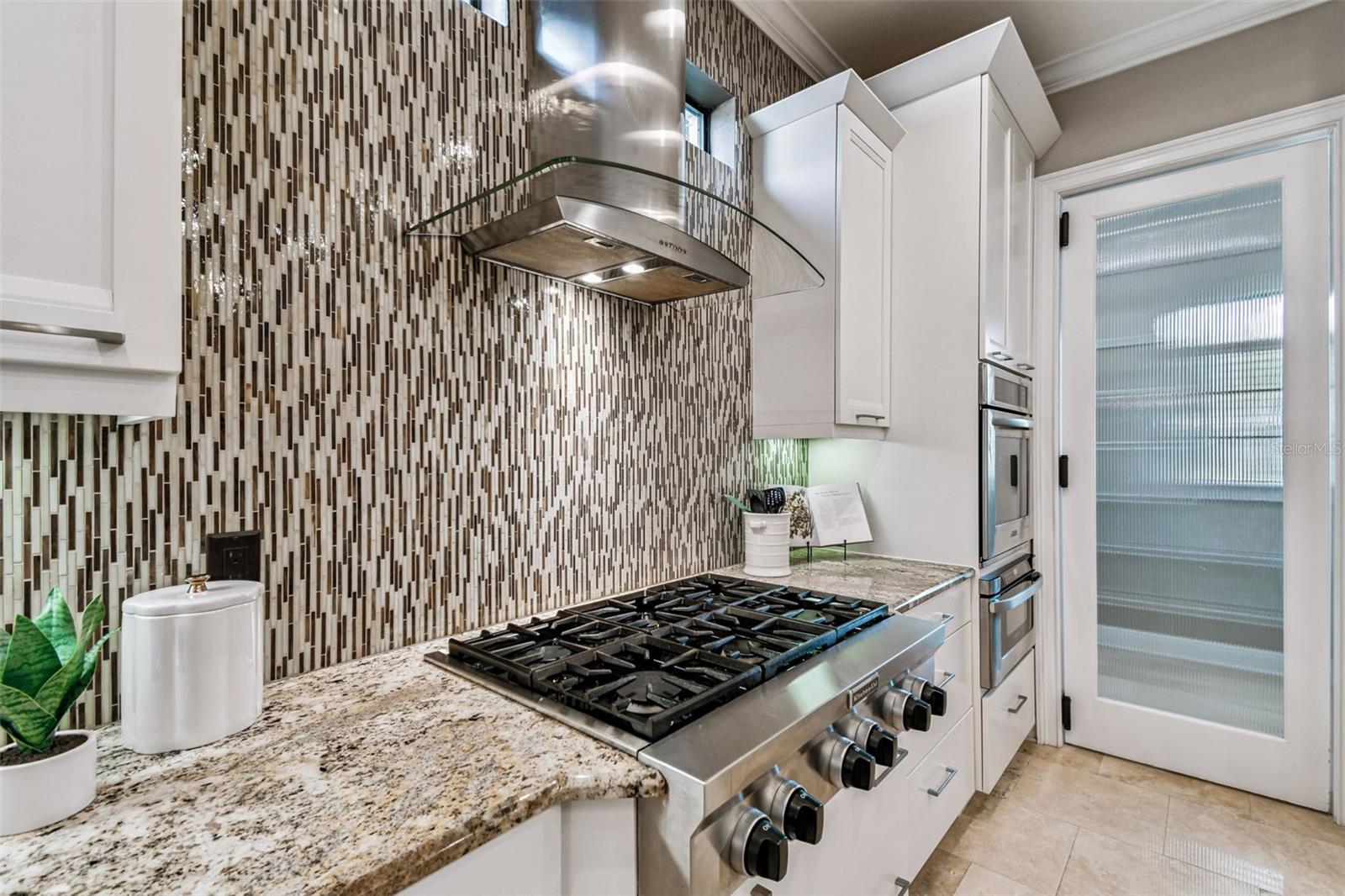 Image 26 of 61 For 3901 Lynwood Avenue