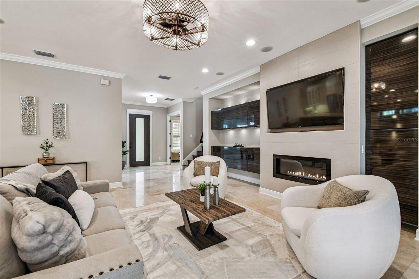 Image 3 of 61 For 3901 Lynwood Avenue