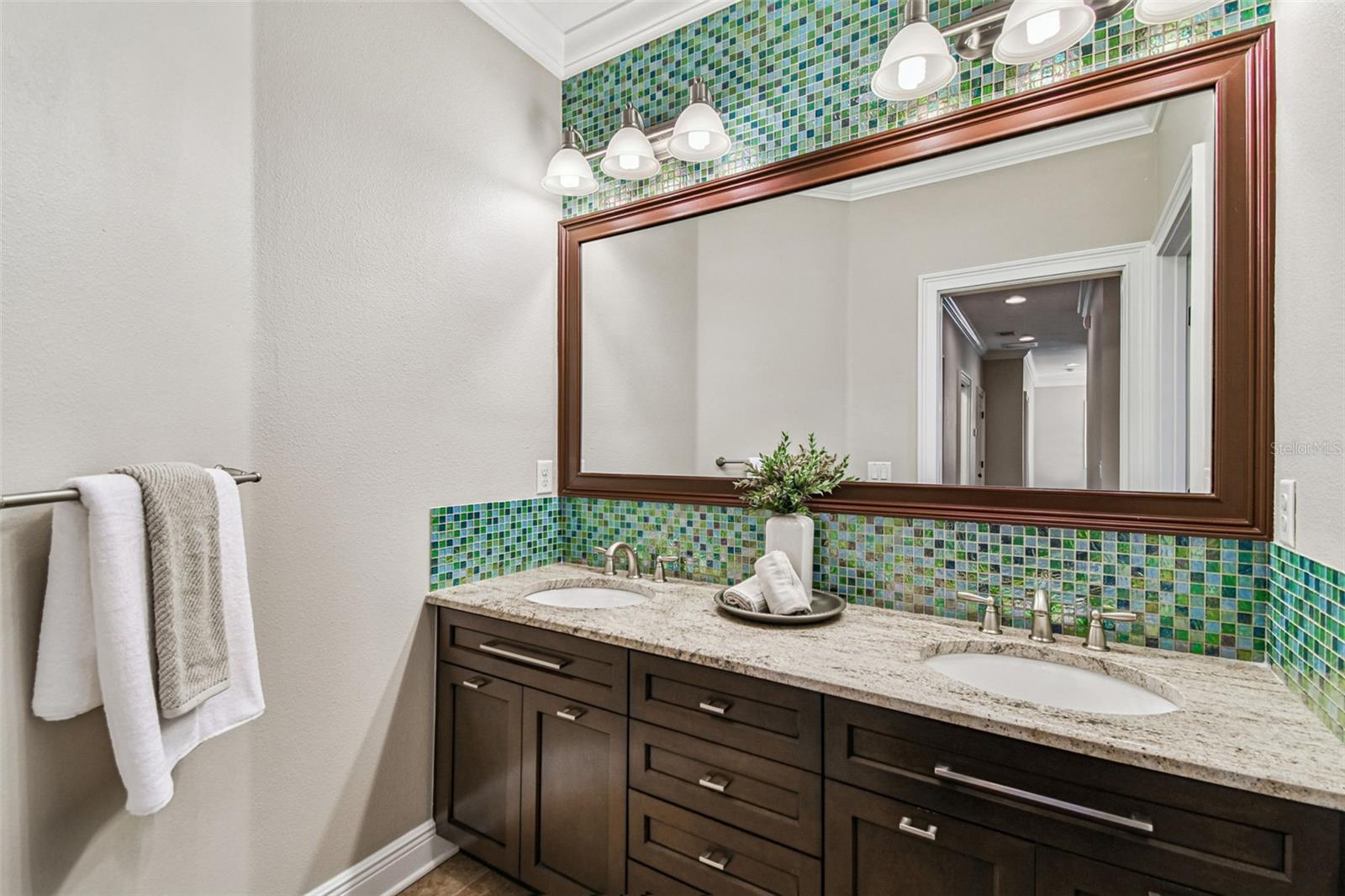 Image 44 of 61 For 3901 Lynwood Avenue