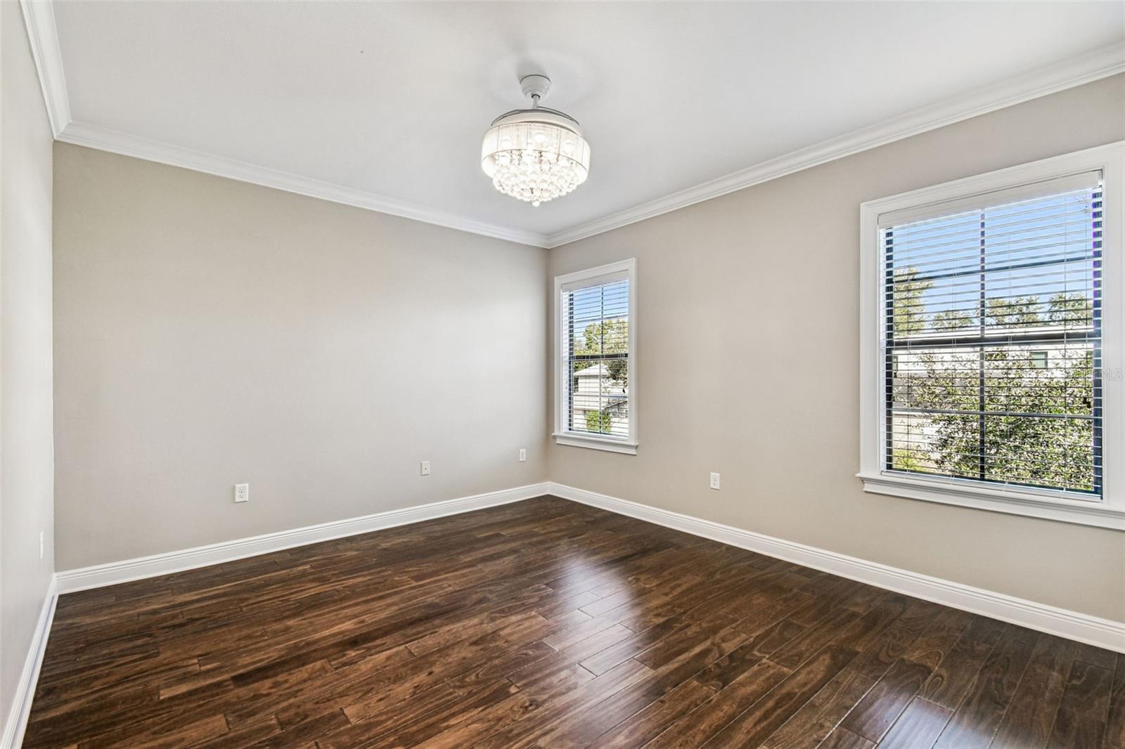 Image 46 of 61 For 3901 Lynwood Avenue