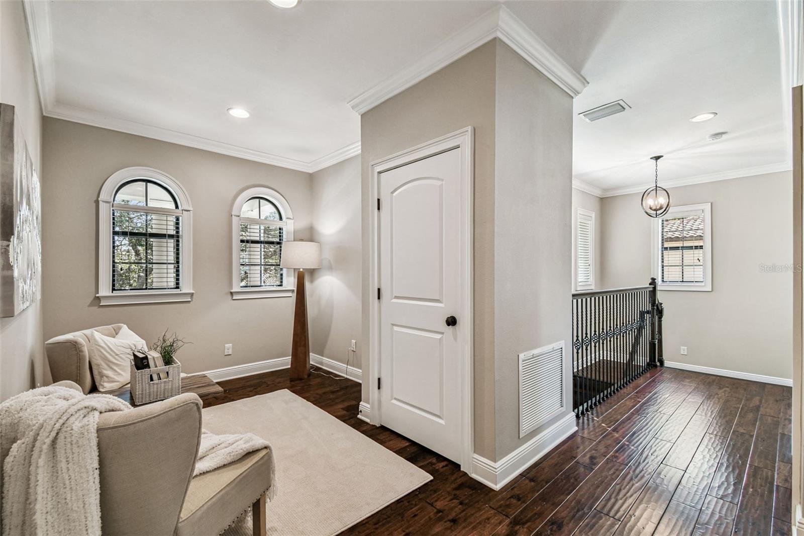 Image 8 of 61 For 3901 Lynwood Avenue