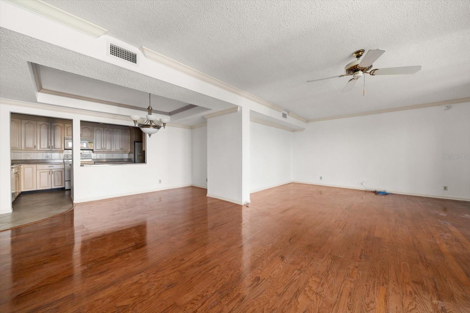 Image 9 of 27 For 1501 Gulf Boulevard 604