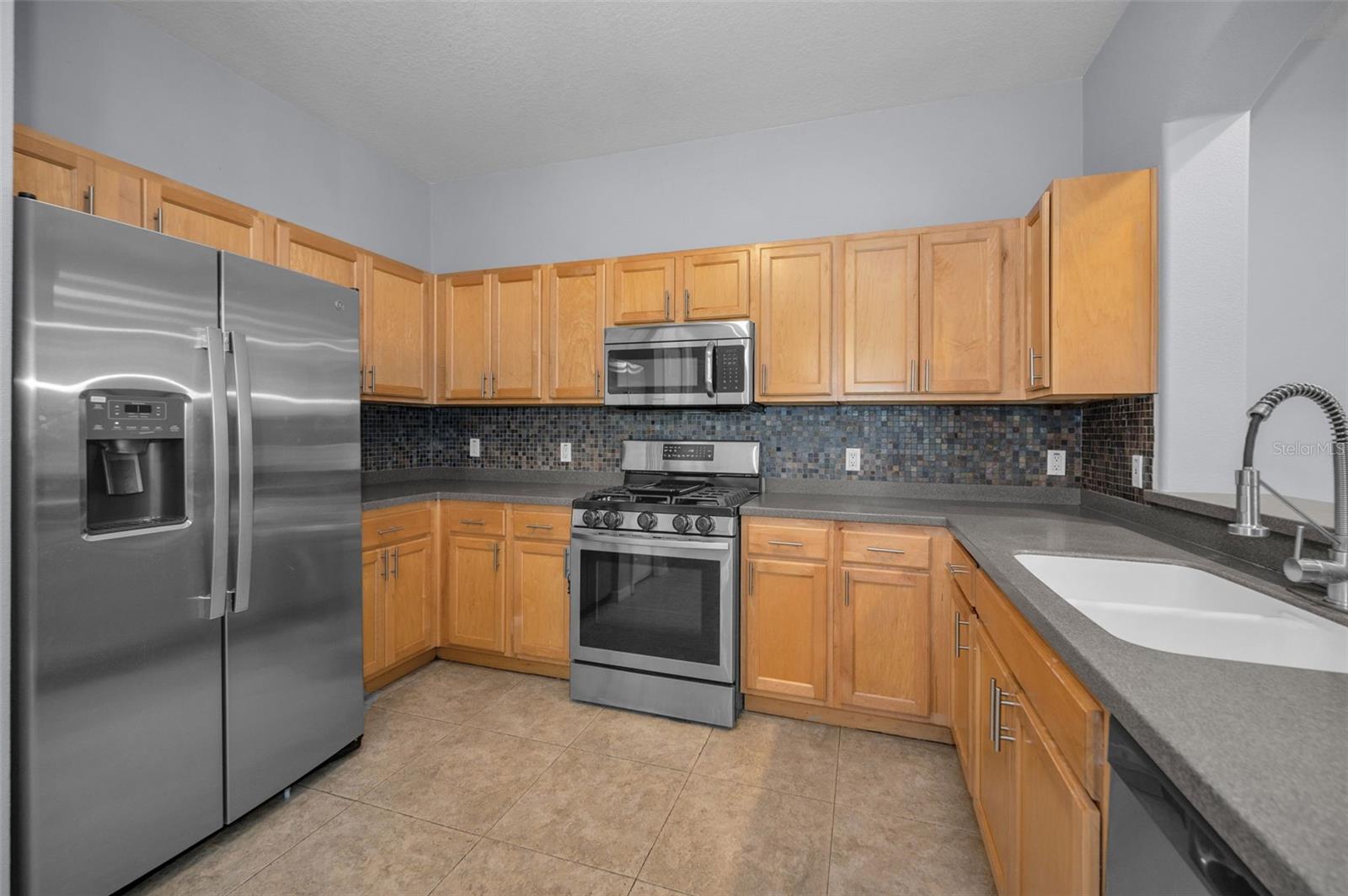 Listing photo id 9 for 10125 Palladio Drive