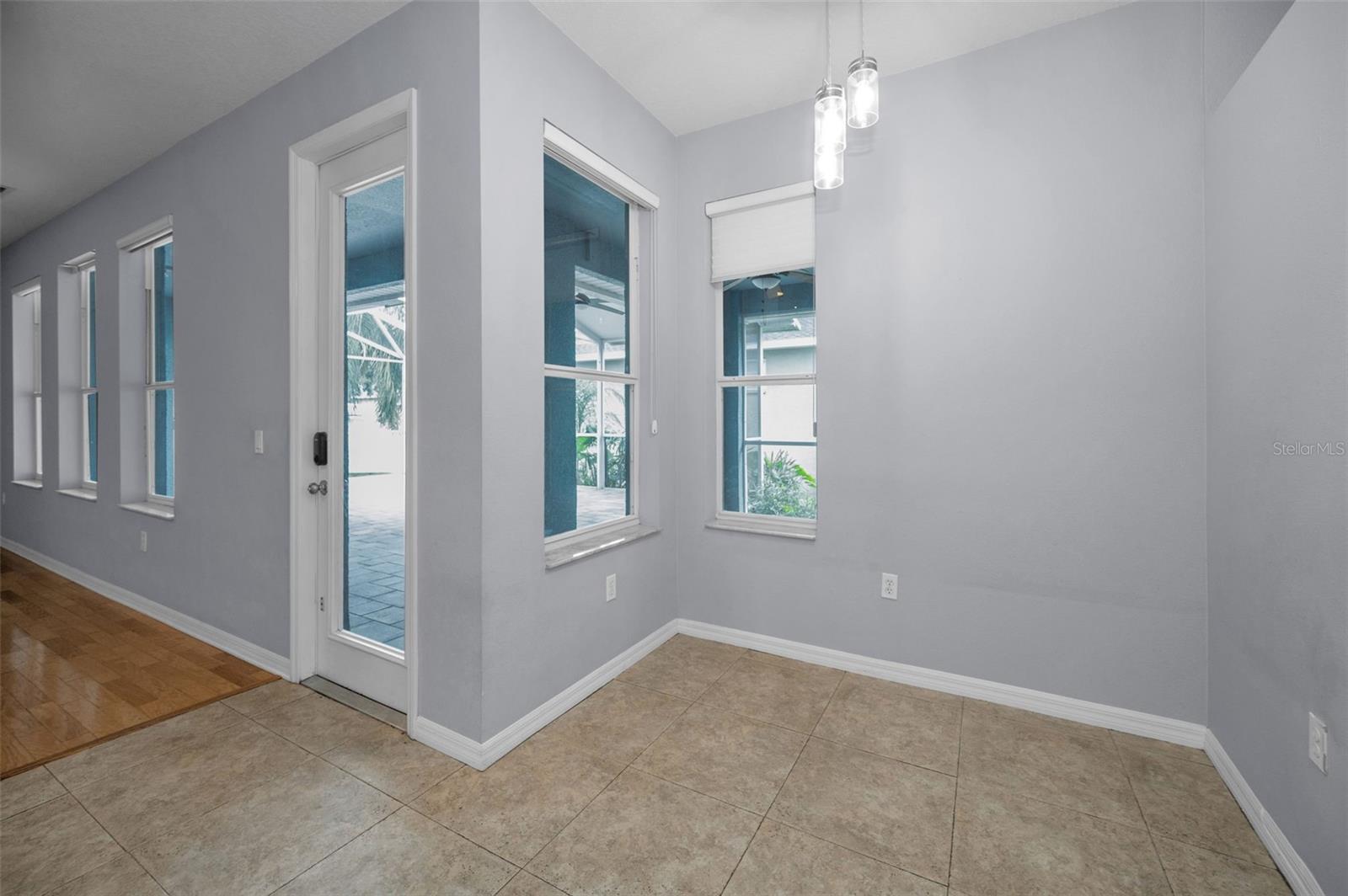 Listing photo id 12 for 10125 Palladio Drive