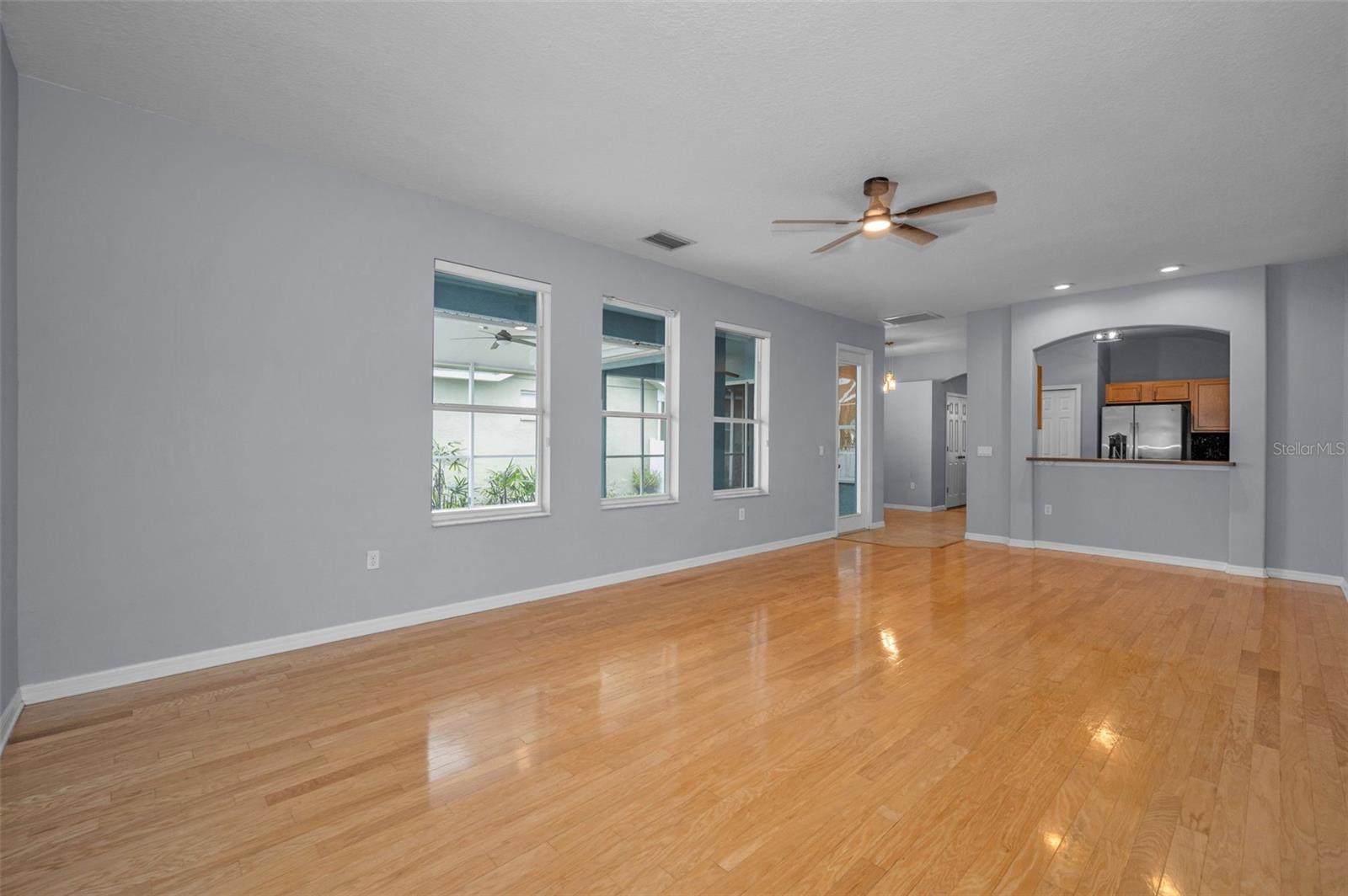 Listing photo id 16 for 10125 Palladio Drive