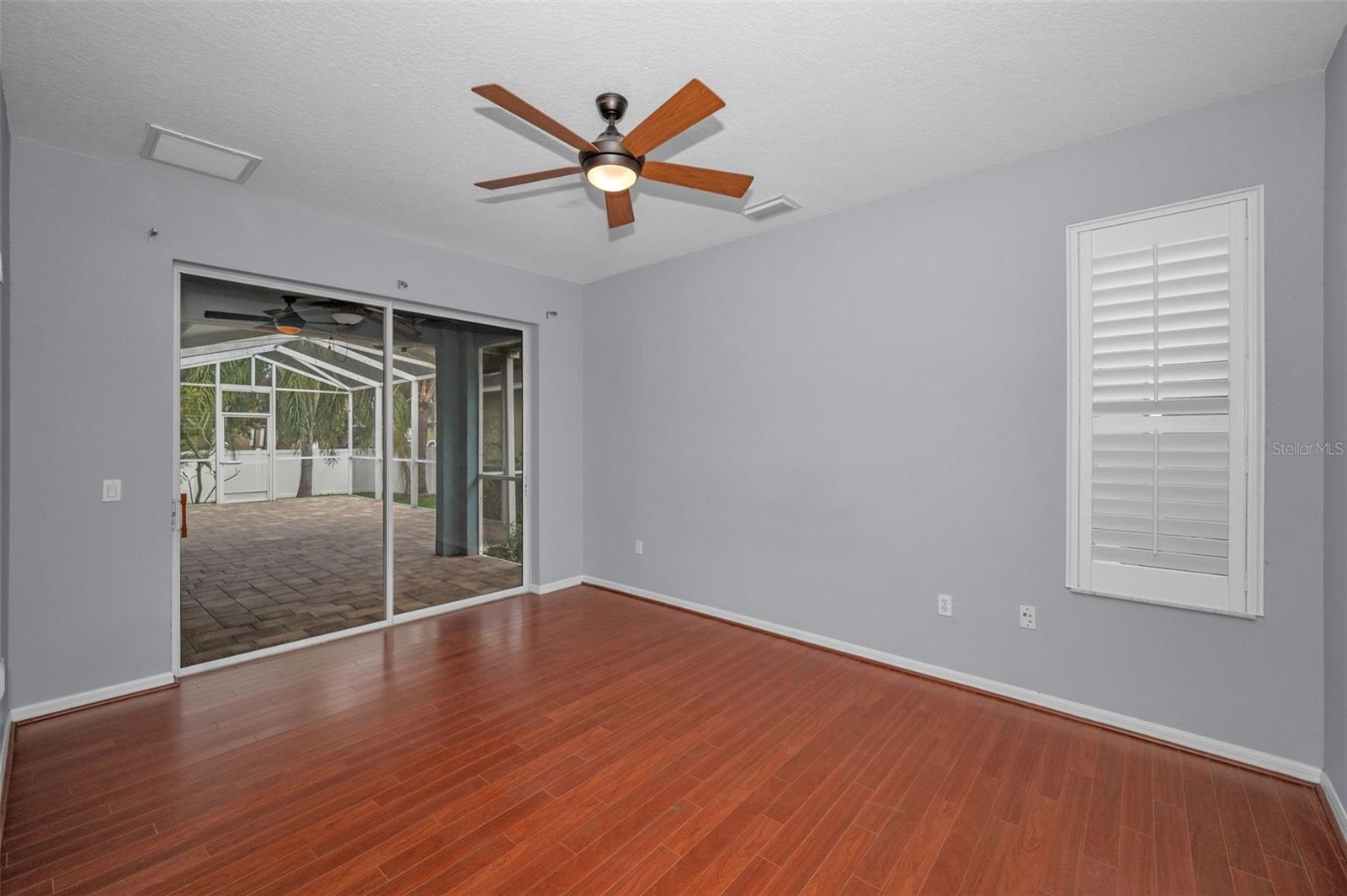 Listing photo id 24 for 10125 Palladio Drive