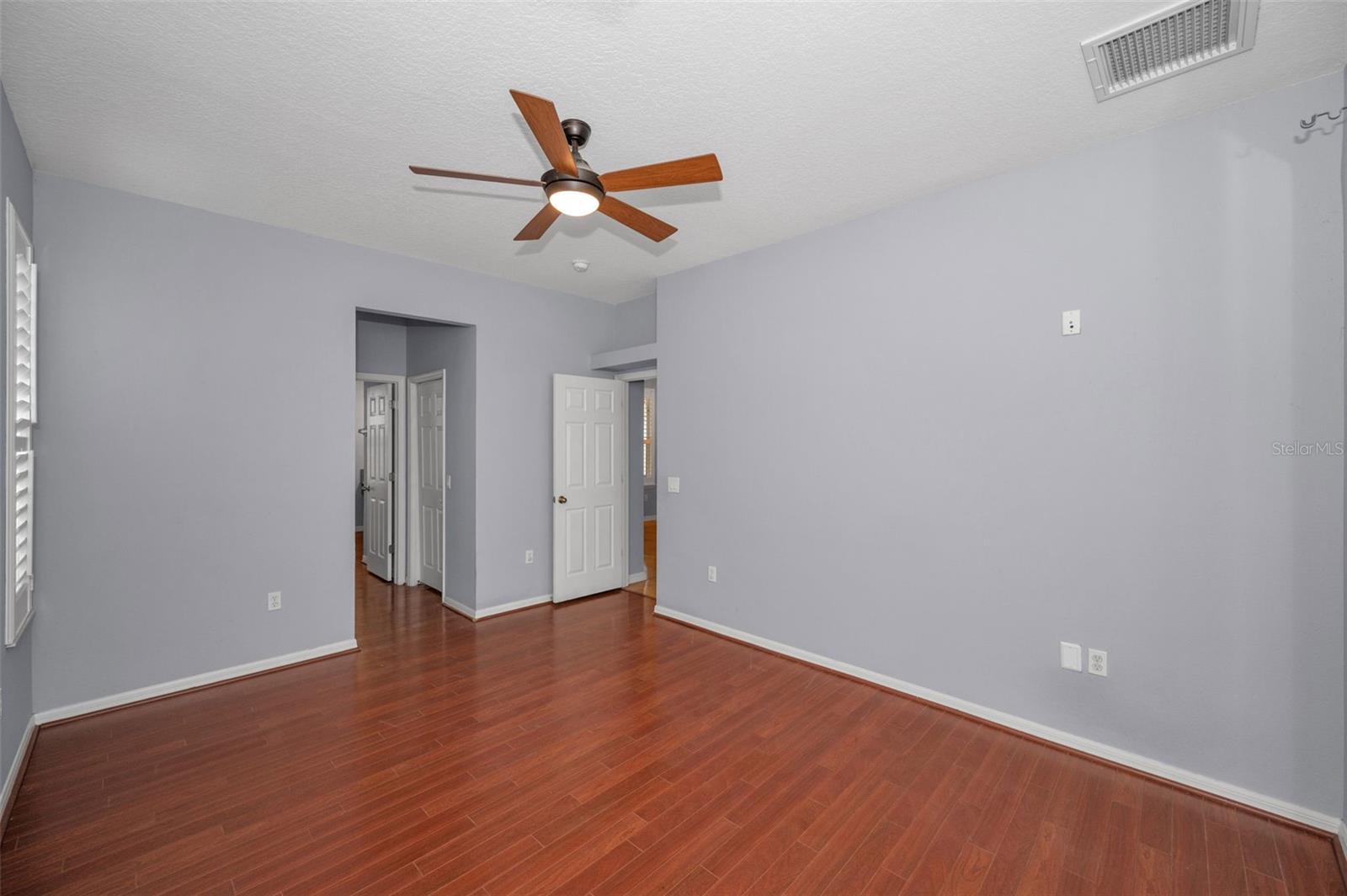 Listing photo id 26 for 10125 Palladio Drive