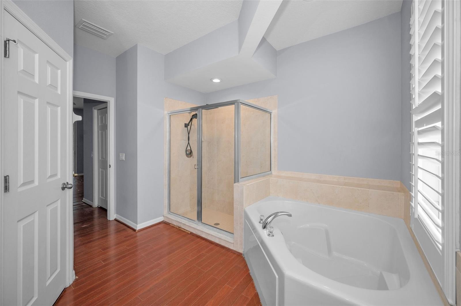 Listing photo id 34 for 10125 Palladio Drive