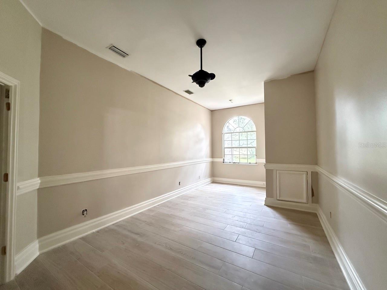 Image 27 of 31 For 16006 Armistead Lane