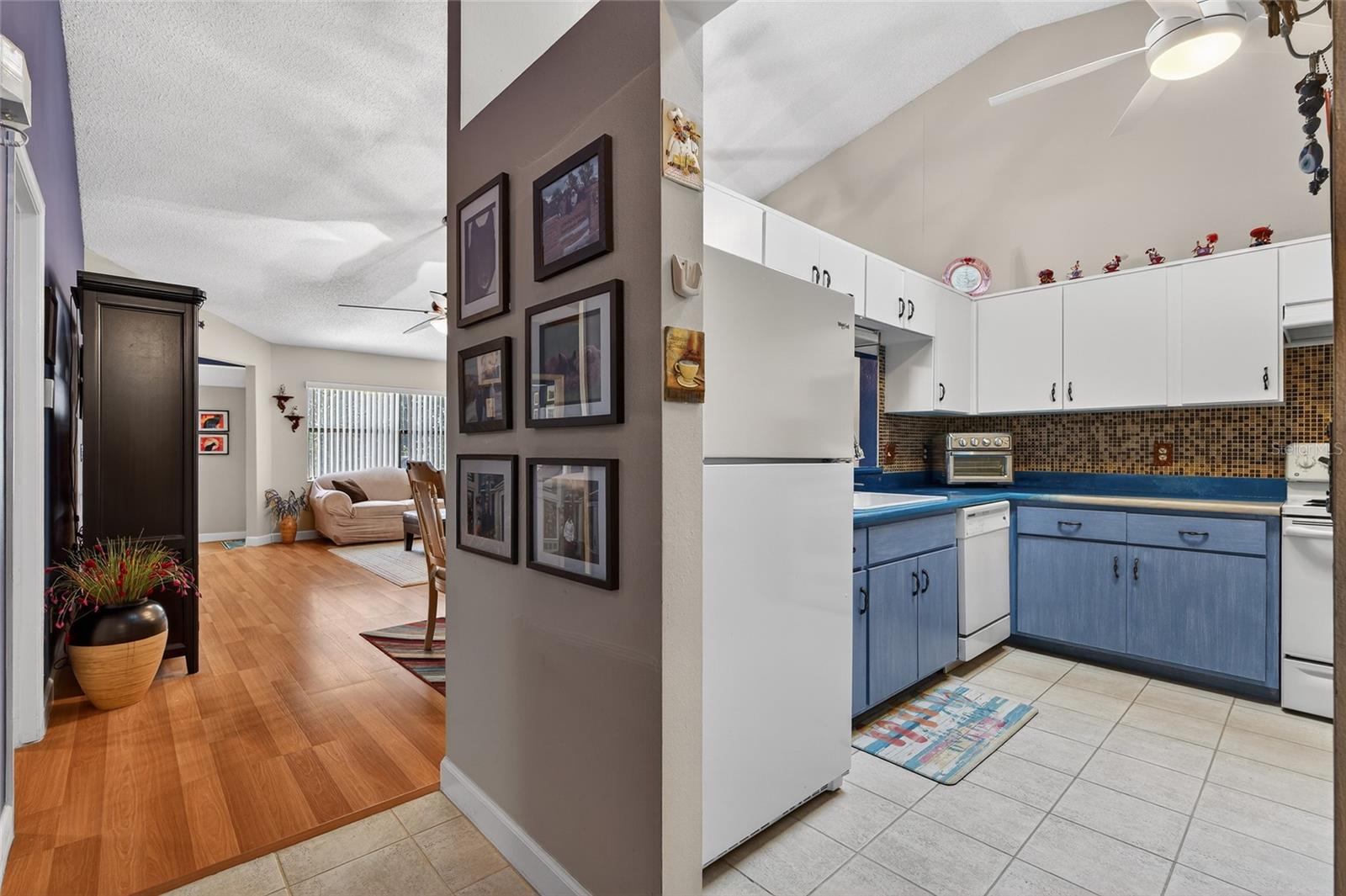 Image 4 of 31 For 1539 Rebecca Lane