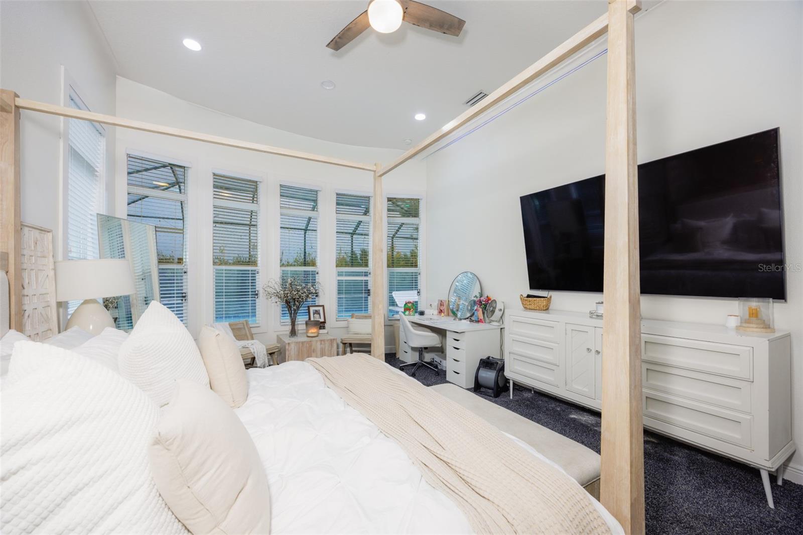 Image 16 of 50 For 14006 Quarry Lake Road