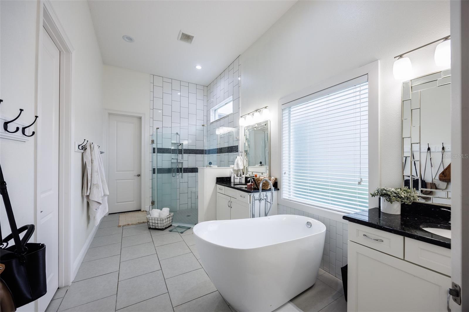 Image 17 of 50 For 14006 Quarry Lake Road