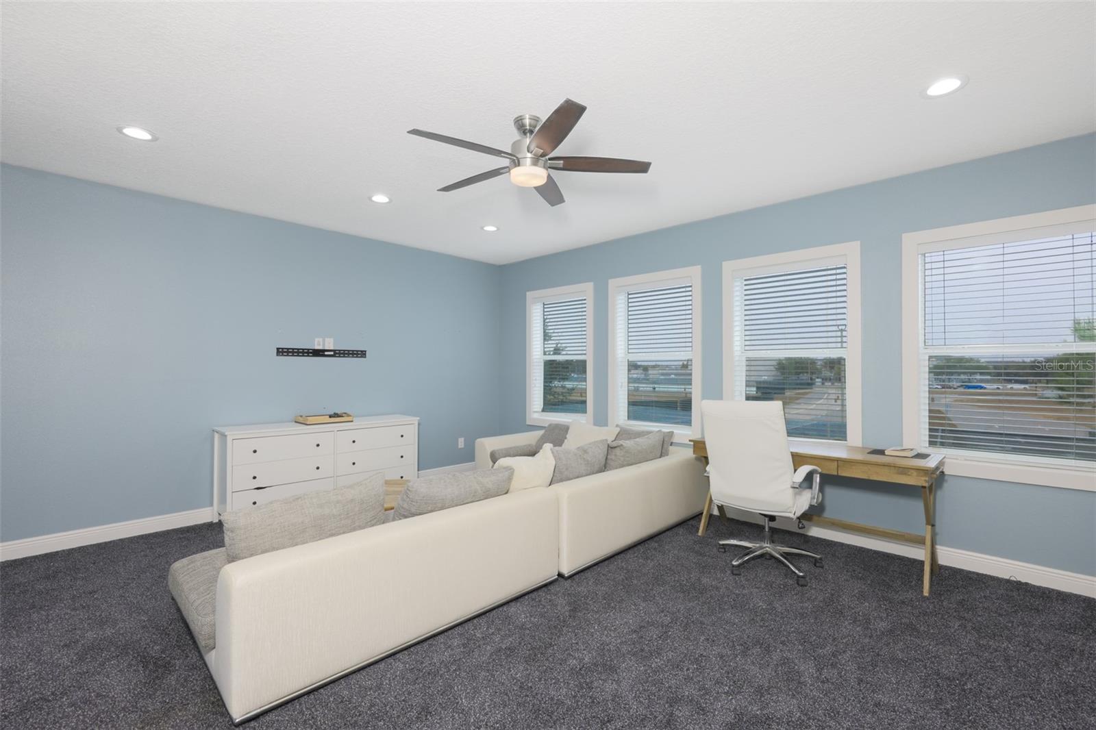 Image 19 of 50 For 14006 Quarry Lake Road