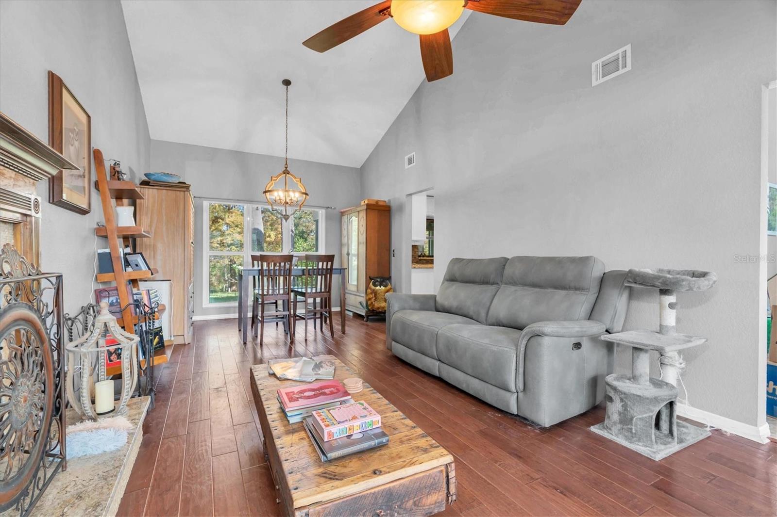 Image 15 of 42 For 6041 65th Avenue N