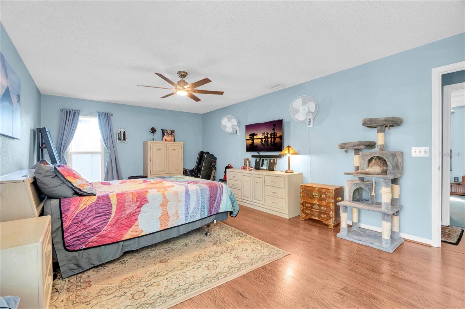 Image 20 of 42 For 6041 65th Avenue N