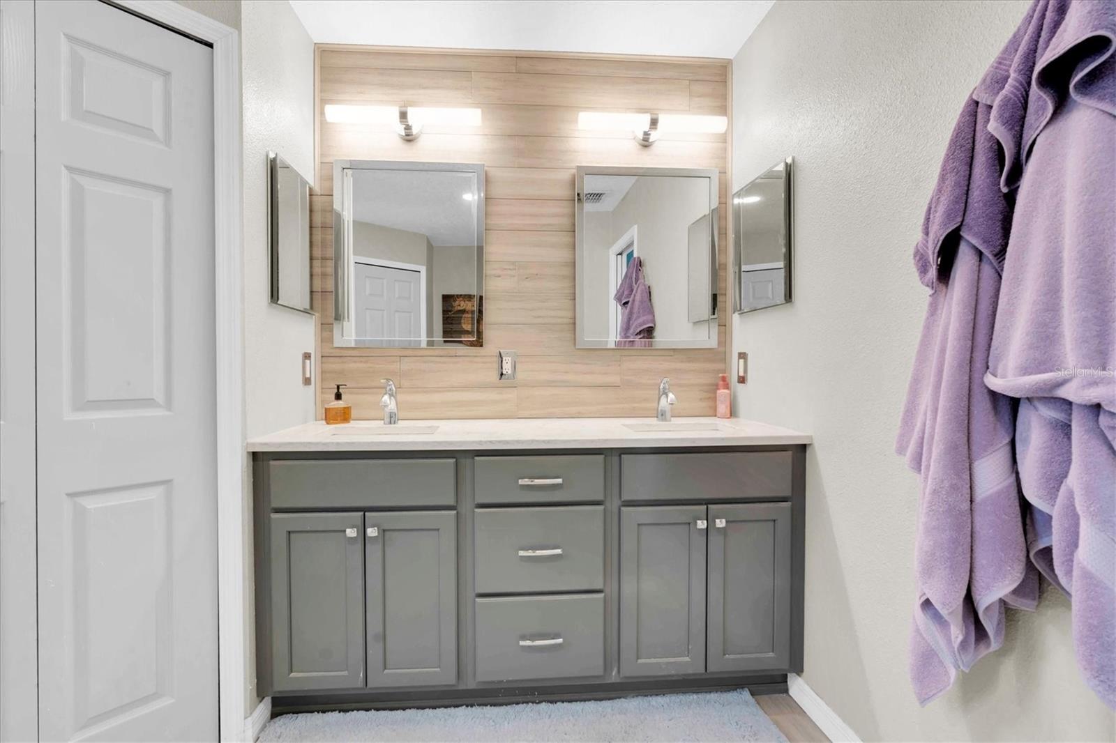 Image 22 of 42 For 6041 65th Avenue N