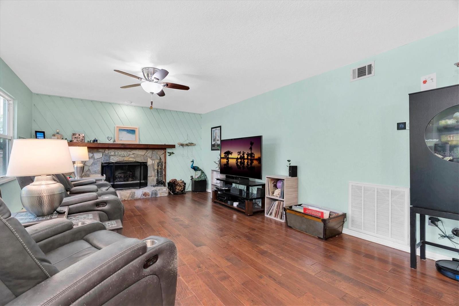 Image 5 of 42 For 6041 65th Avenue N