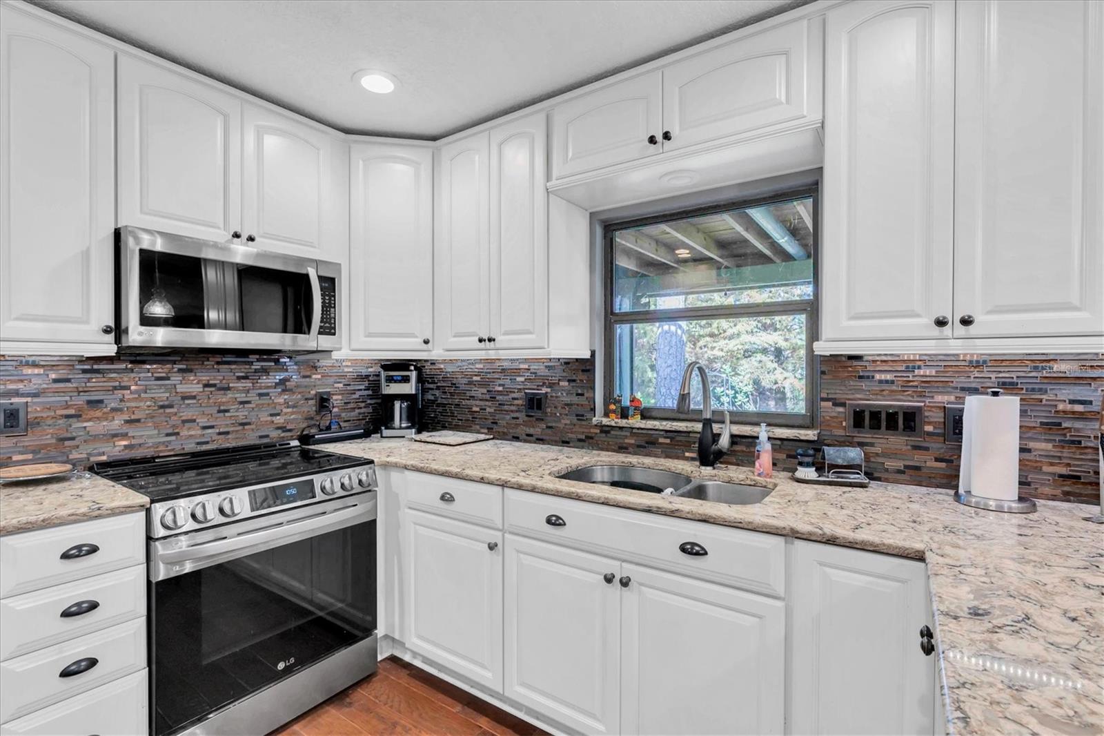 Image 9 of 42 For 6041 65th Avenue N