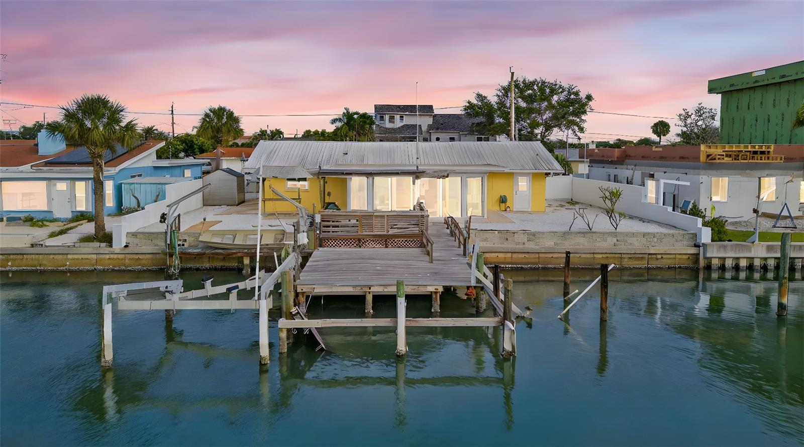 Listing photo id 0 for 1421 Sea Gull Drive S