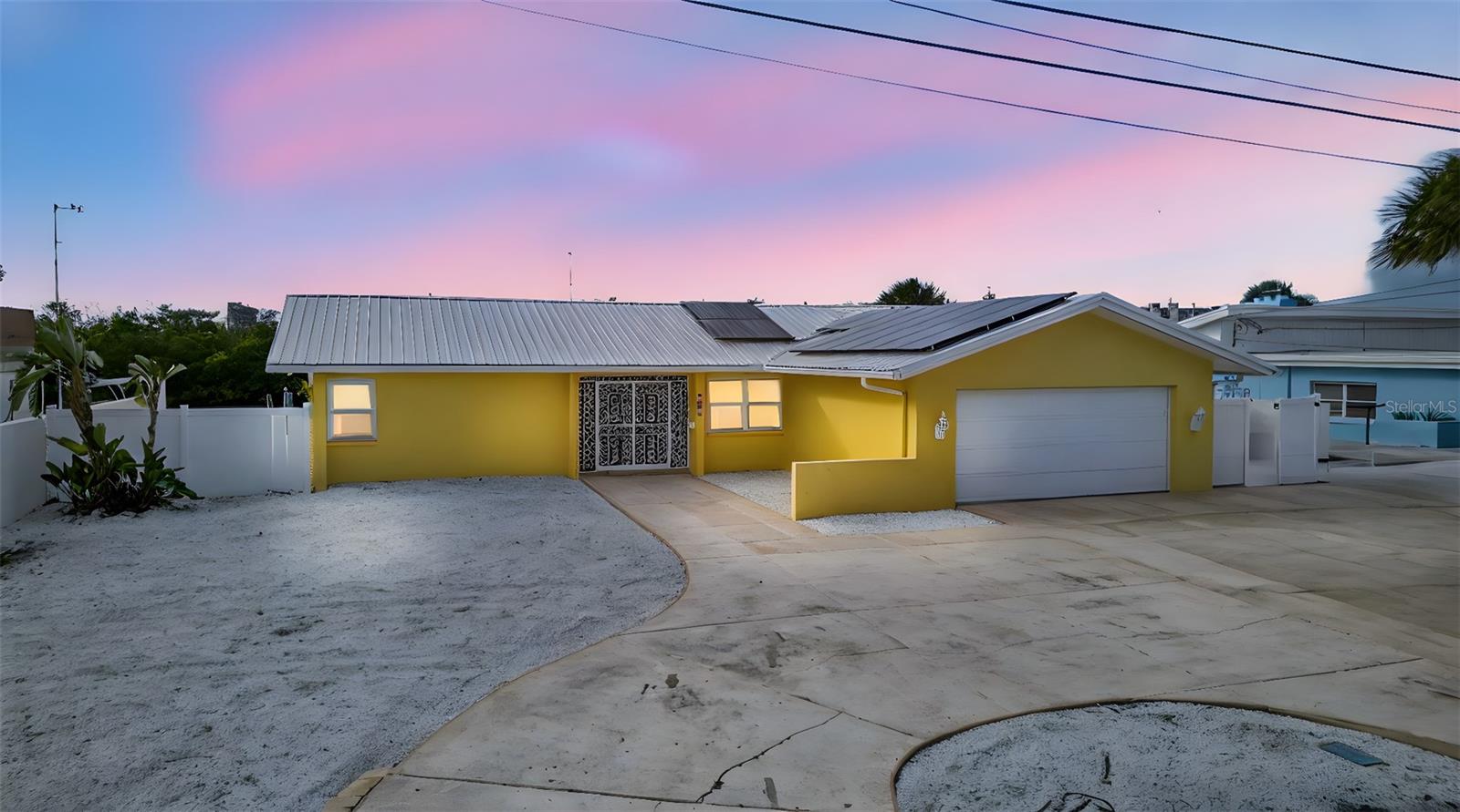 Listing photo id 1 for 1421 Sea Gull Drive S