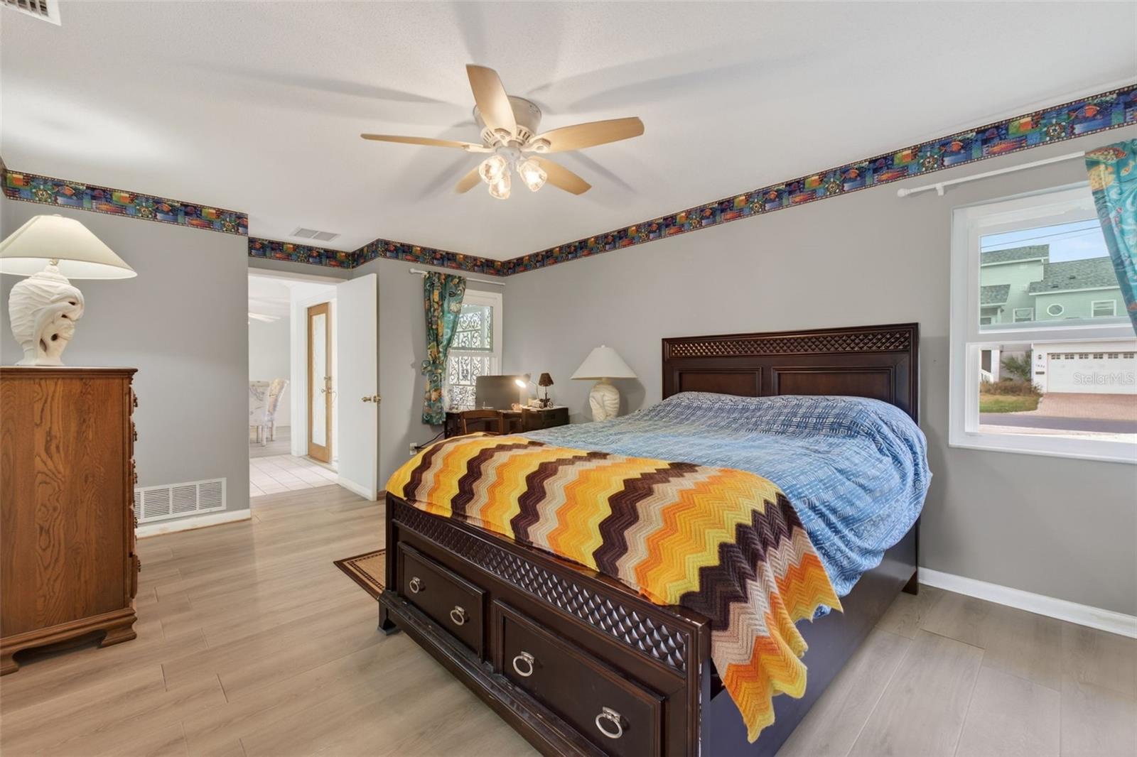 Listing photo id 28 for 1421 Sea Gull Drive S