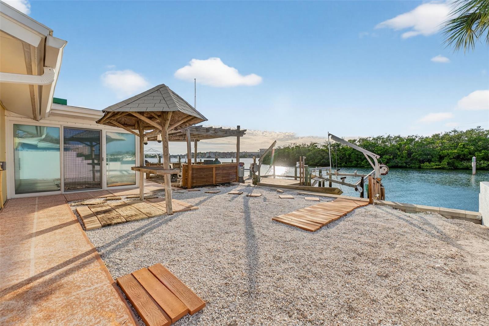 Listing photo id 43 for 1421 Sea Gull Drive S