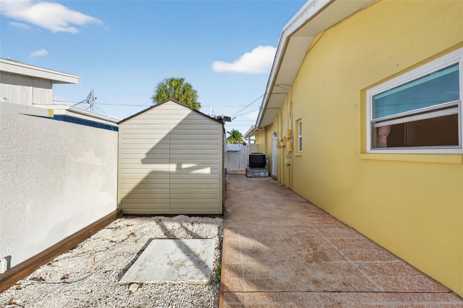 Listing photo id 44 for 1421 Sea Gull Drive S