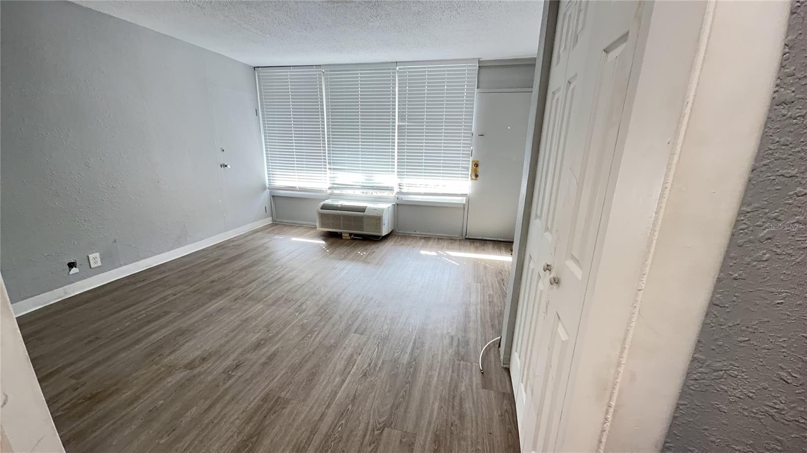 Image 3 of 4 For 515 Bon Air Street 248