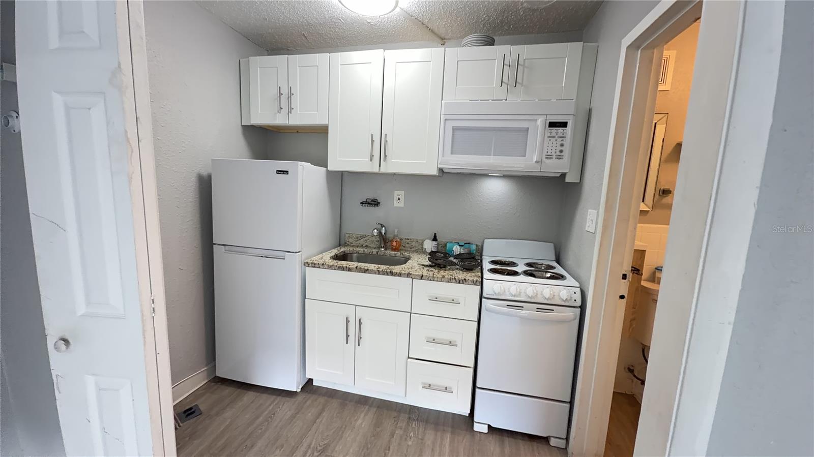 Image 4 of 4 For 515 Bon Air Street 248