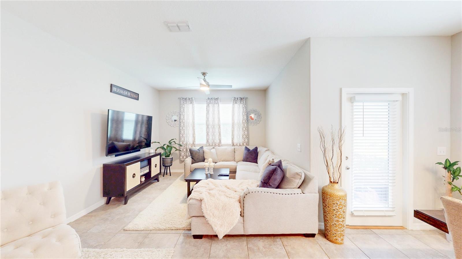 Image 16 of 30 For 9776 Pembrooke Pines Drive