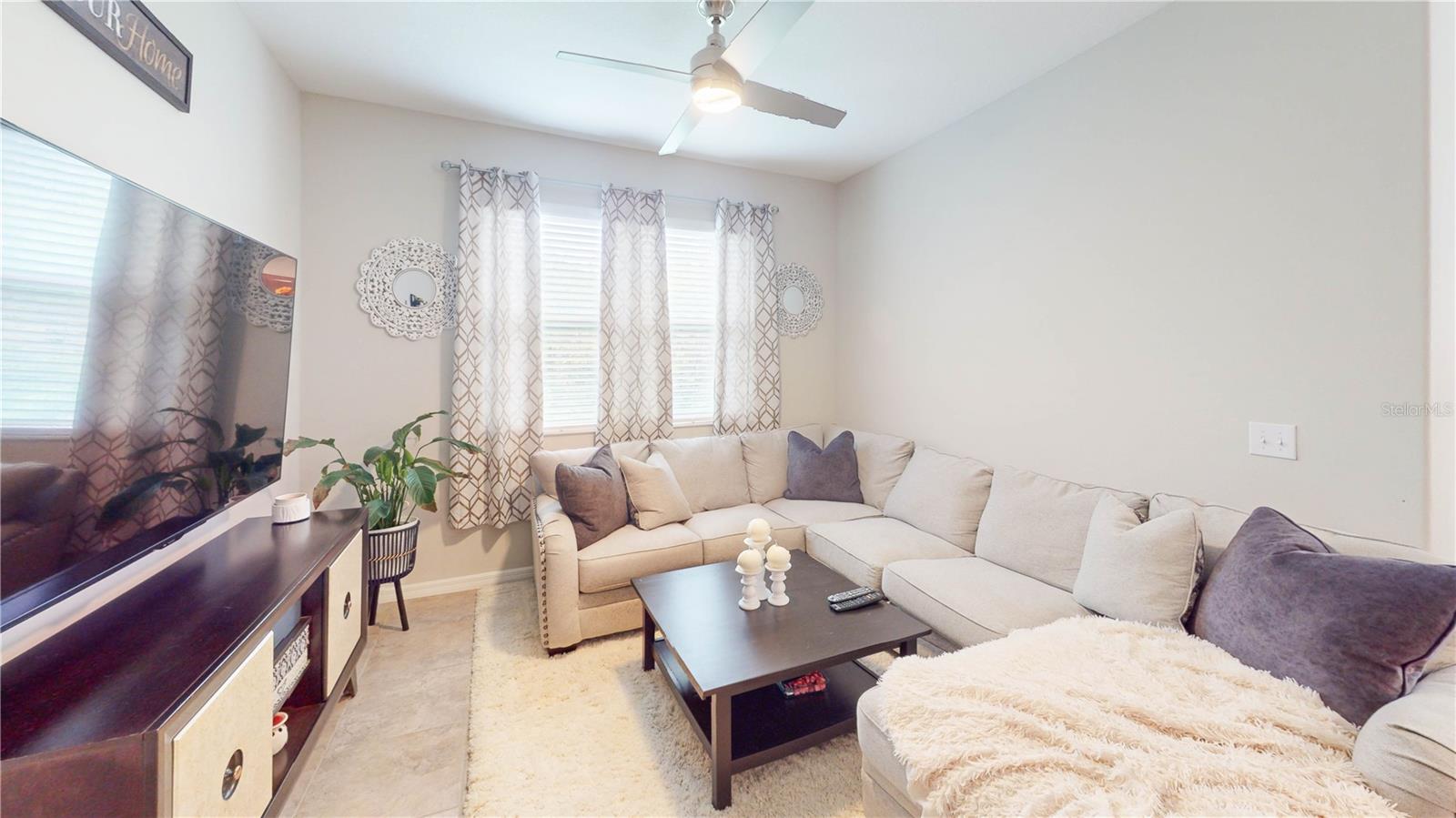 Image 17 of 30 For 9776 Pembrooke Pines Drive