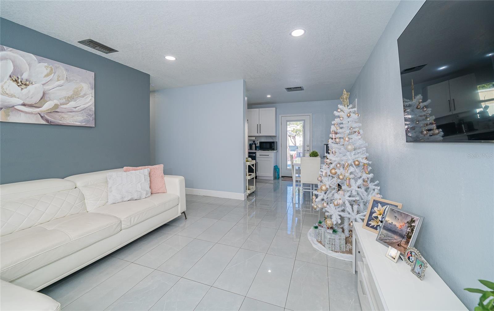 Image 11 of 48 For 710 114th Avenue