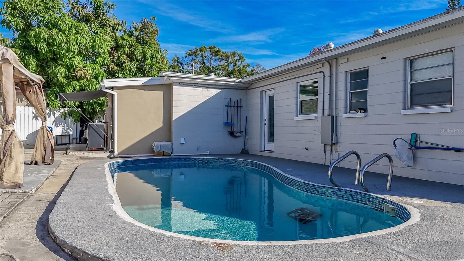 Image 2 of 48 For 710 114th Avenue