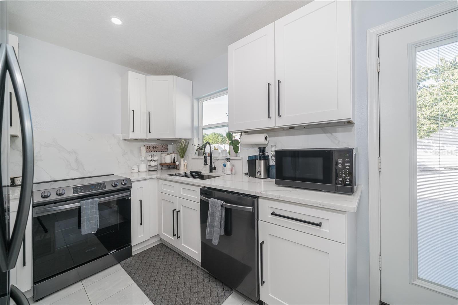 Image 4 of 48 For 710 114th Avenue