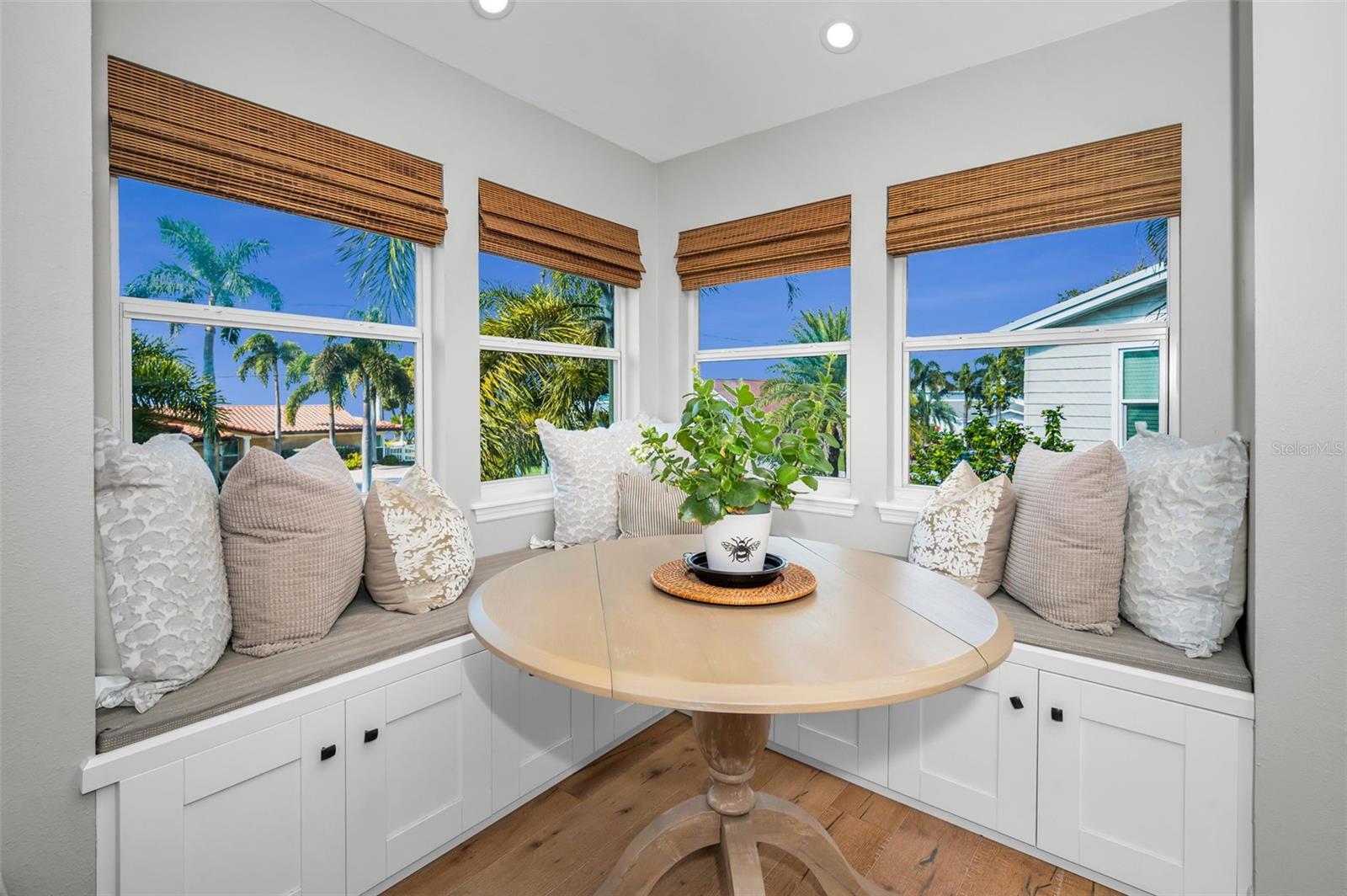 Image 20 of 87 For 110 Carlyle Circle