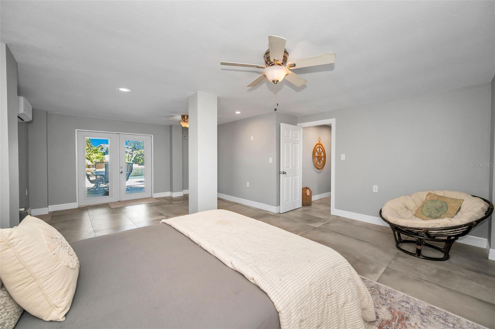 Image 39 of 87 For 110 Carlyle Circle