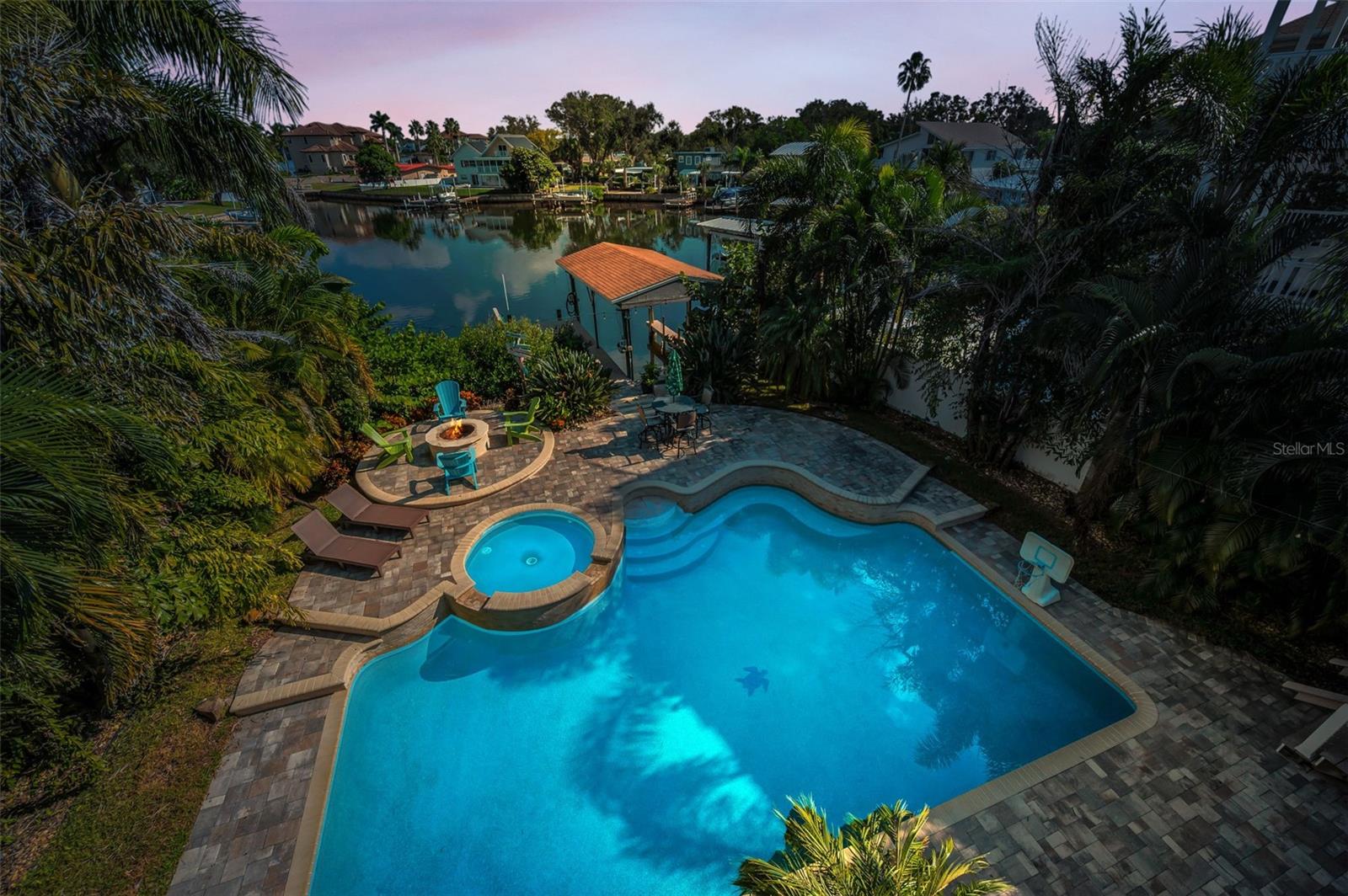 Image 43 of 87 For 110 Carlyle Circle