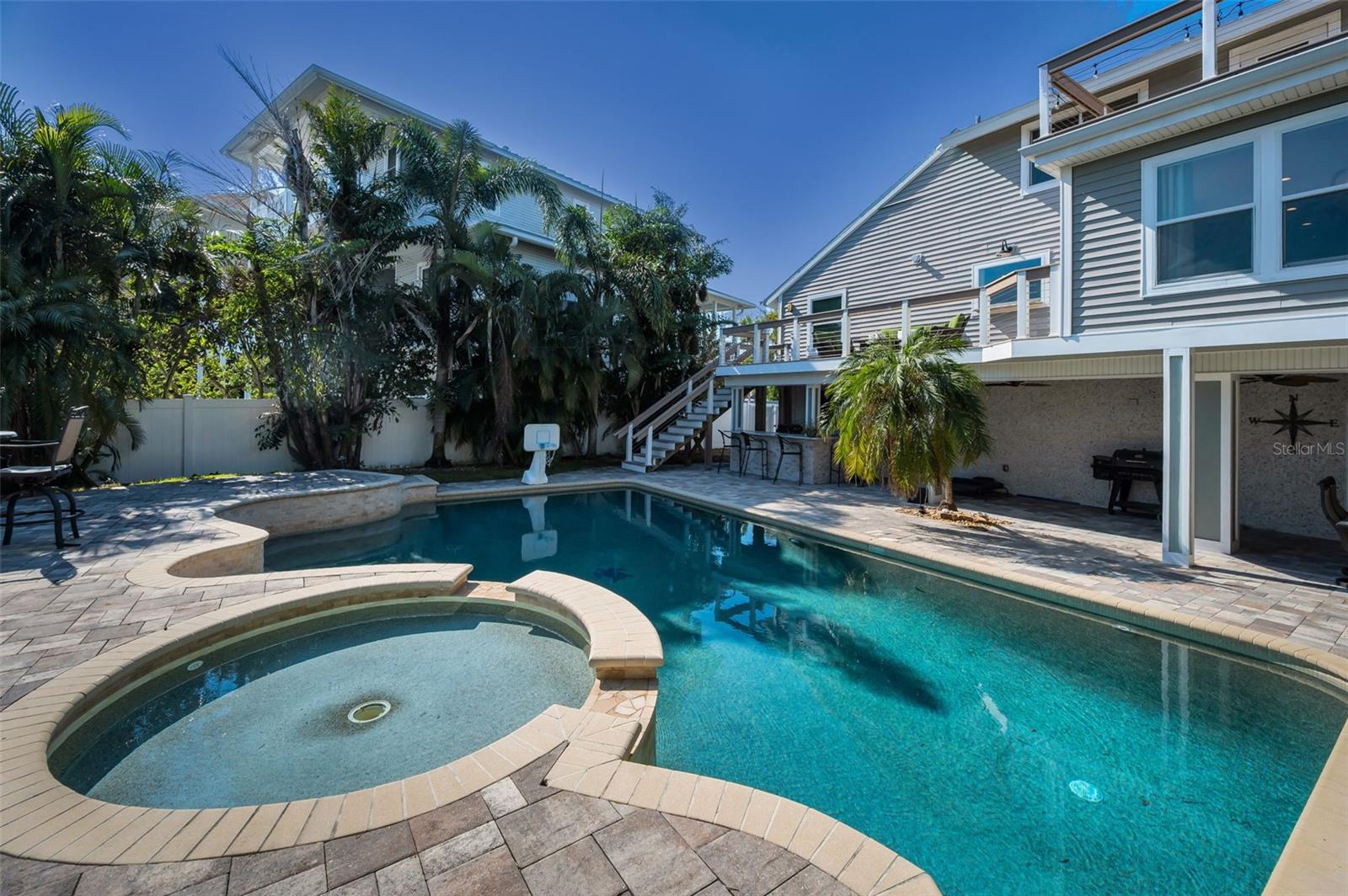 Image 63 of 87 For 110 Carlyle Circle