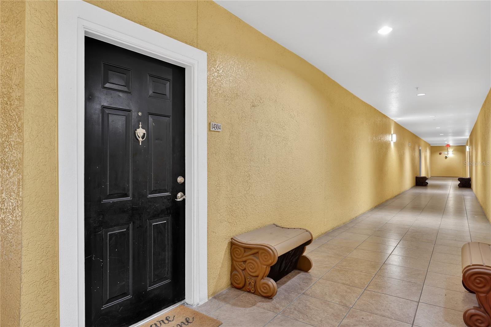 Listing photo id 21 for 2010 Palm Avenue 14304