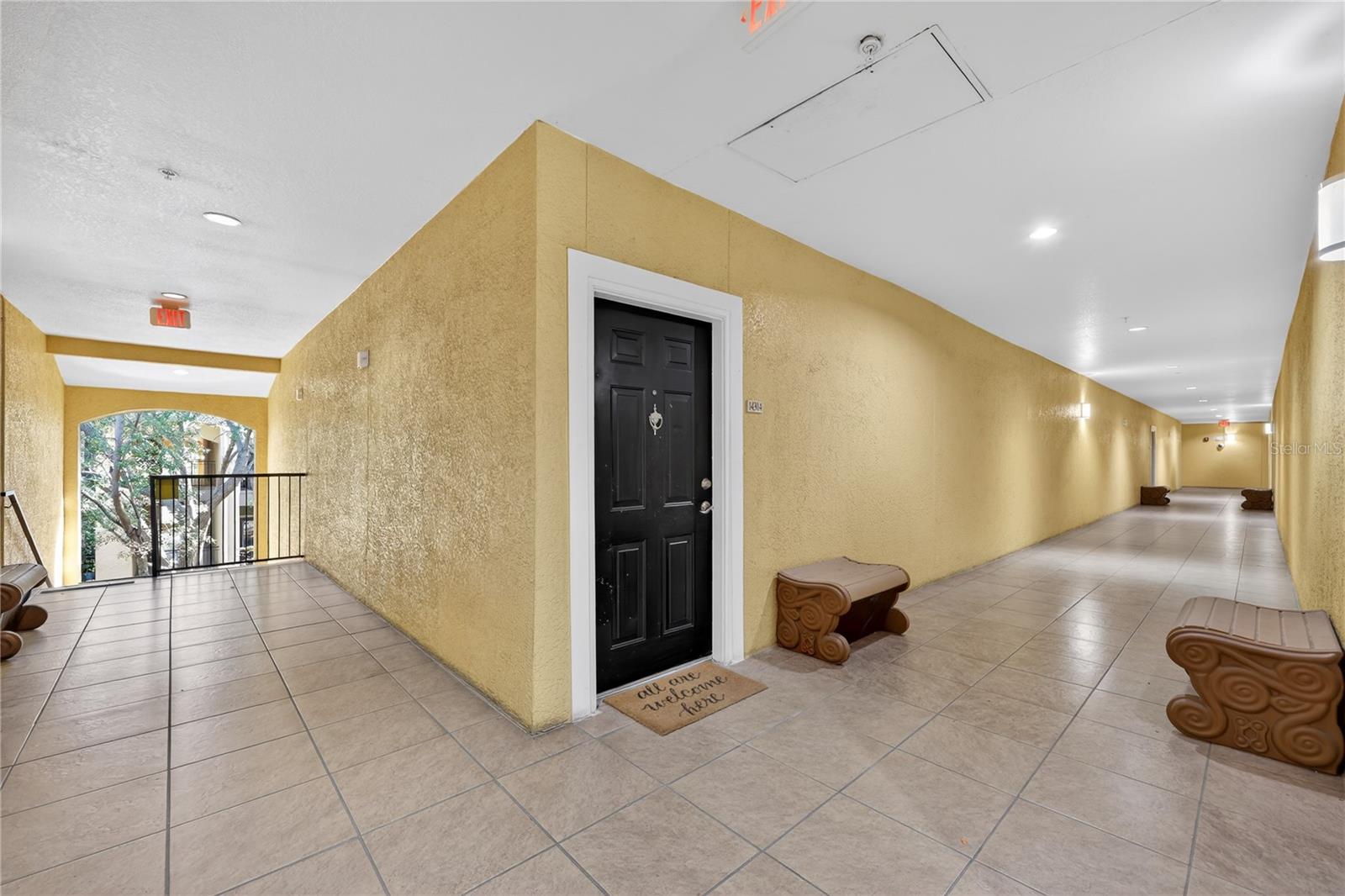 Listing photo id 1 for 2010 Palm Avenue 14304
