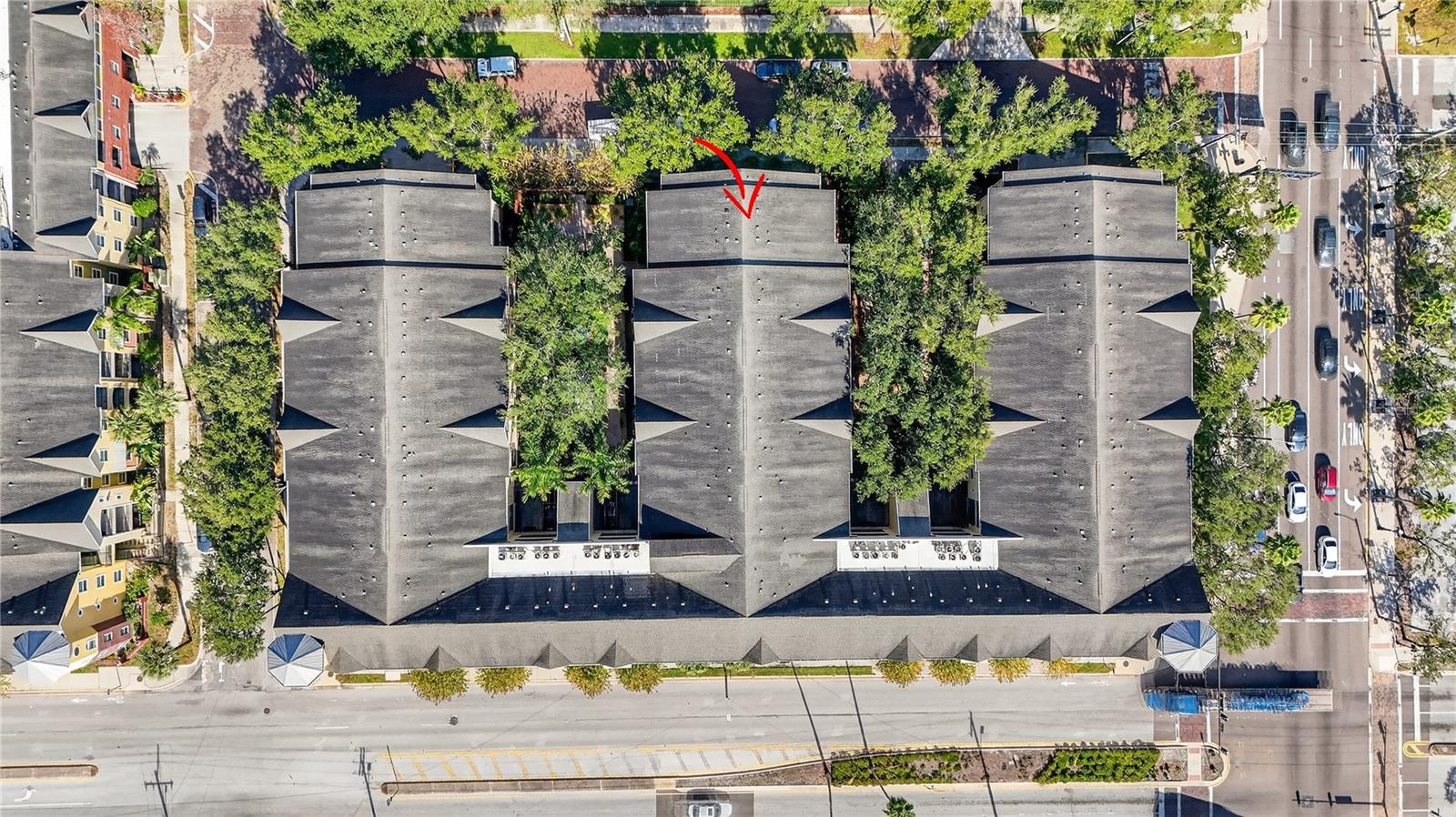 Listing photo id 36 for 2010 Palm Avenue 14304