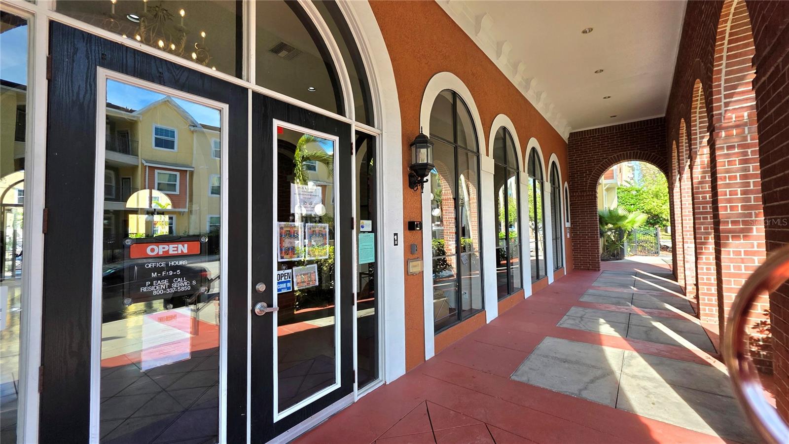 Listing photo id 42 for 2010 Palm Avenue 14304