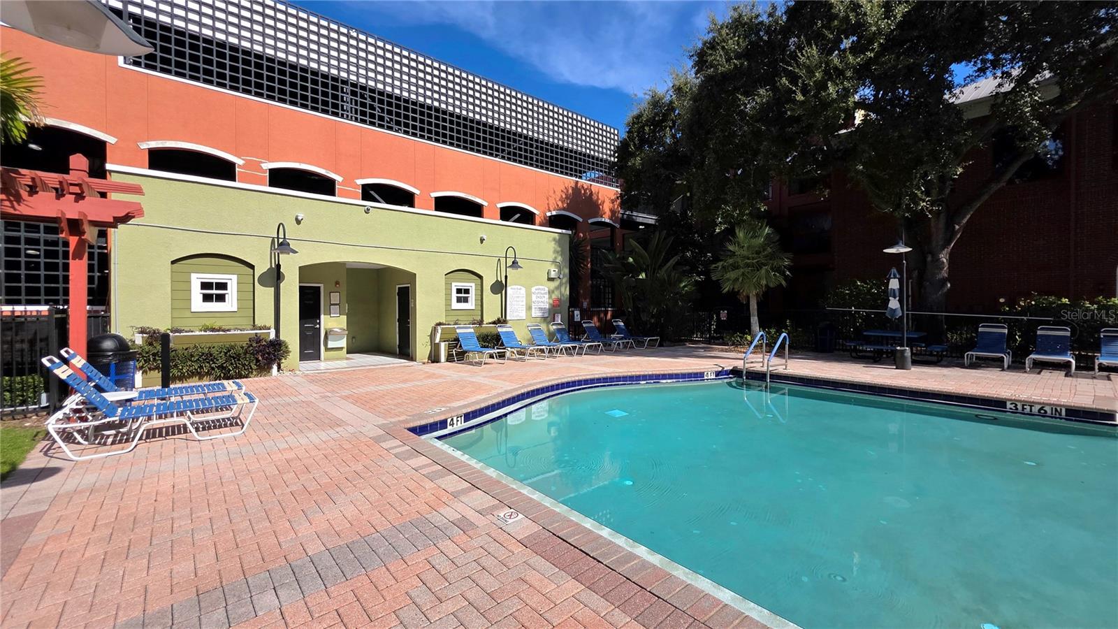 Listing photo id 46 for 2010 Palm Avenue 14304