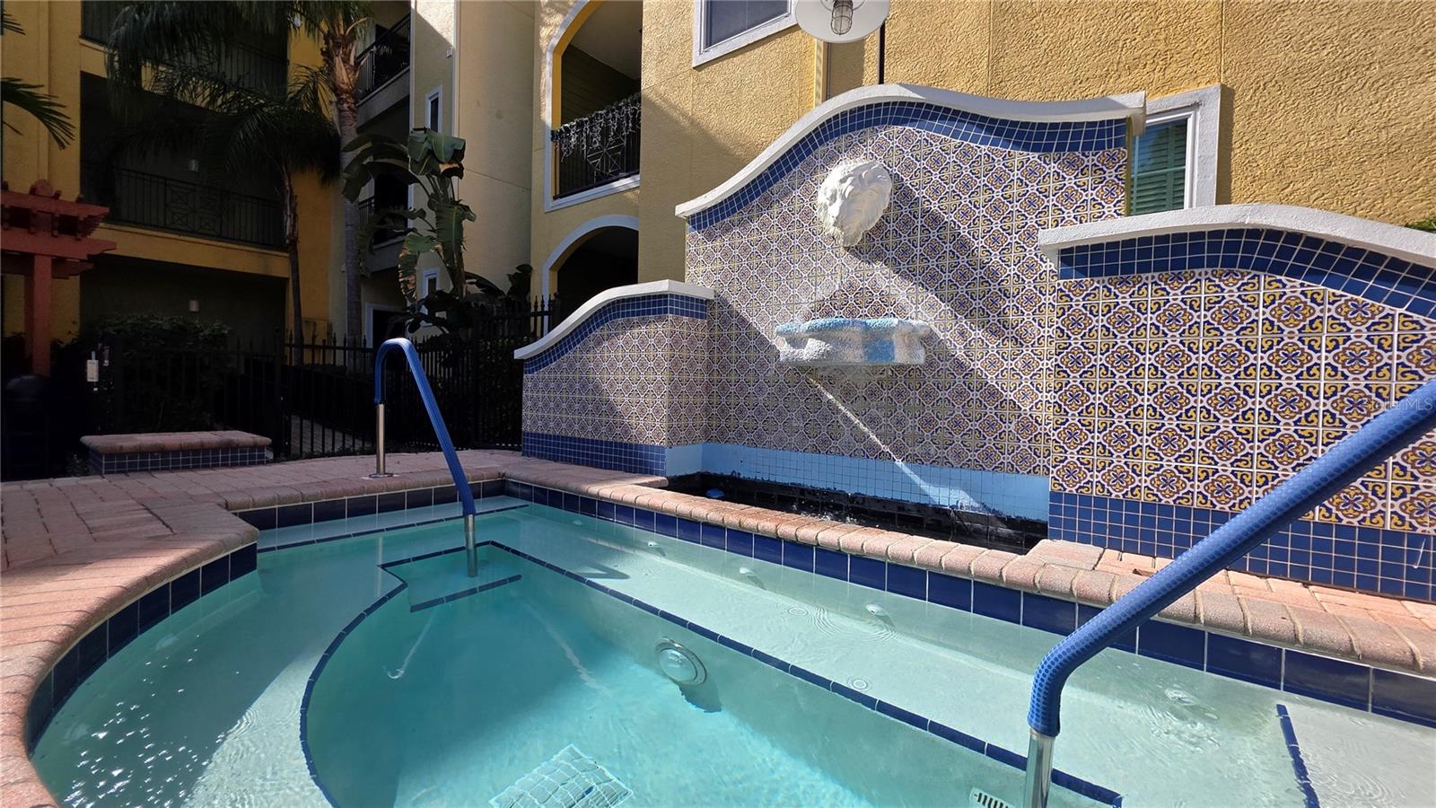 Listing photo id 49 for 2010 Palm Avenue 14304