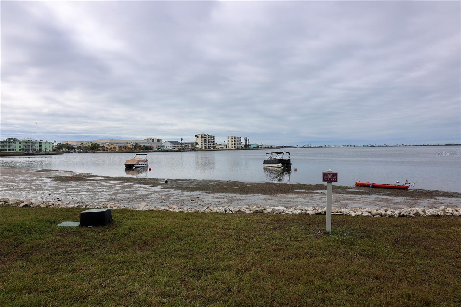 Image 27 of 37 For 2700 Bayshore Boulevard 2105