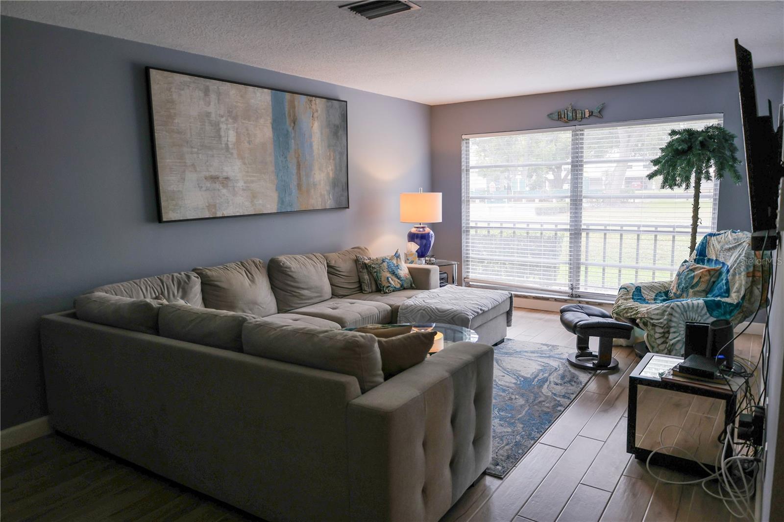 Image 6 of 37 For 2700 Bayshore Boulevard 2105